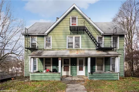 1432 Lincoln Ter, Peekskill, NY 10566