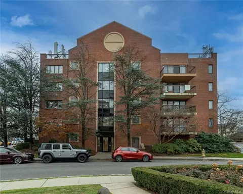 60 Glen Rd #4B, Eastchester, NY 10709