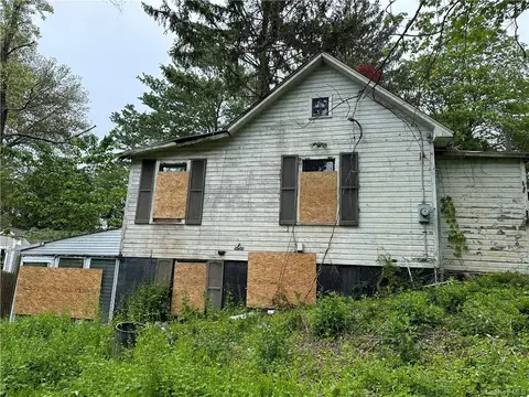 111 Redwood St, Cortlandt, NY 10567