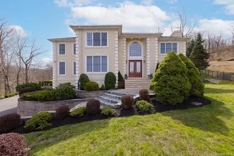 28 Zachary Taylor St, Stony Point, NY 10980