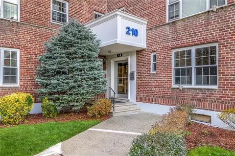 210 Pelham Rd #2K, New Rochelle, NY 10805