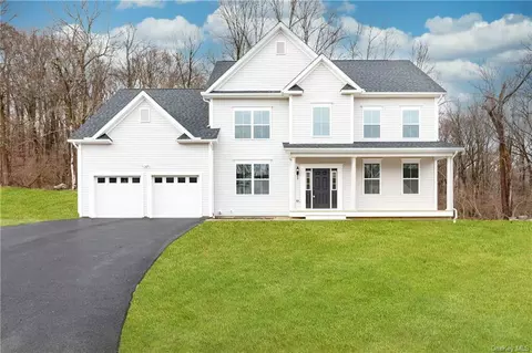 243 Ridgeline Dr, Poughkeepsie, NY 12603