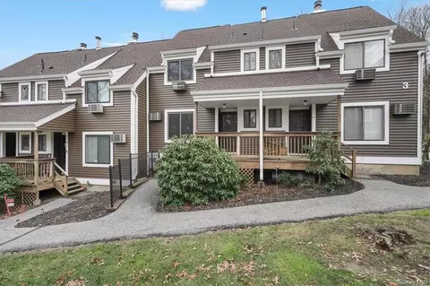 3 Heritage Dr #G, Harriman, NY 10926