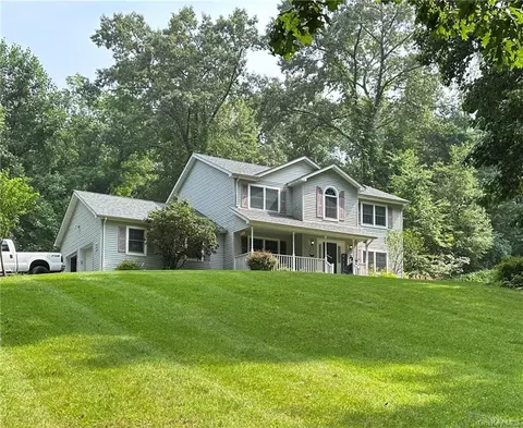 70 Iron Mountain Rd, Warwick, NY 10990