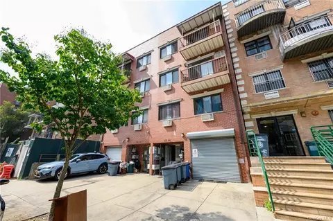 4044 68th St, New York, NY 11377