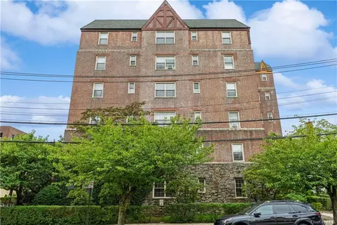 155 Centre Ave #3A, New Rochelle, NY 10805