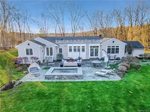 15 Trinity Pass Rd, Pound Ridge, NY 10576