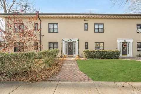 50 Manchester Rd #B-22, Eastchester, NY 10709