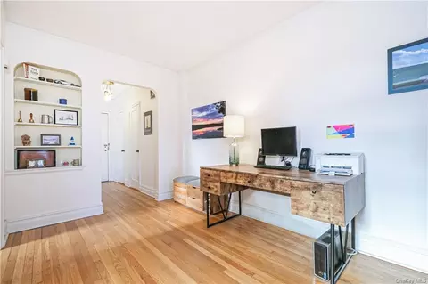 90 Bryant Ave #2D-DORSET, White Plains, NY 10605