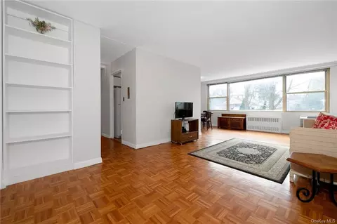 12 Old Mamaroneck Rd #3J, White Plains, NY 10605