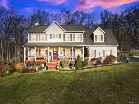 31 Arbor Way, Wawayanda, NY 10940