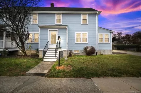 32 Dutchess Ter, Beacon, NY 12508