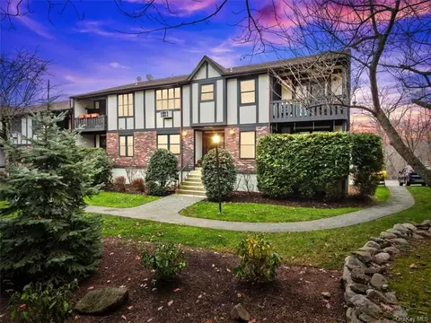 761 Sierra Vista Ln, Clarkstown, NY 10989