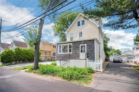 110 Burke Ave, Staten Island, NY 10314
