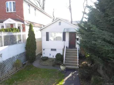 3308 Lucerne St, Bronx, NY 10465