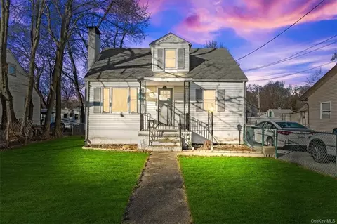 309 Violet Ave, Poughkeepsie, NY 12601