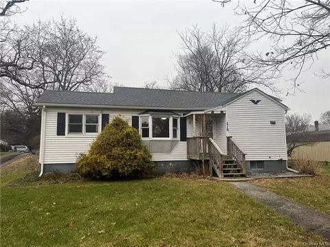 216 Johnson Ln, Montgomery, NY 12549