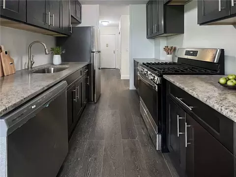 875 Morrison Ave #3M, New York, NY 10473