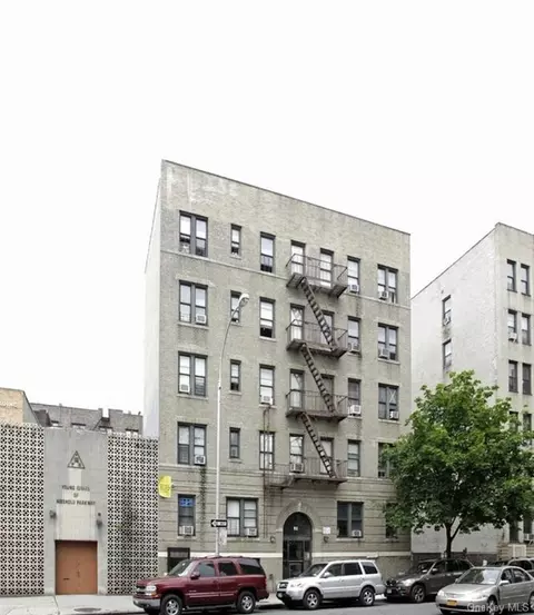 96 E 208th St, Bronx, NY 10467 photo 1