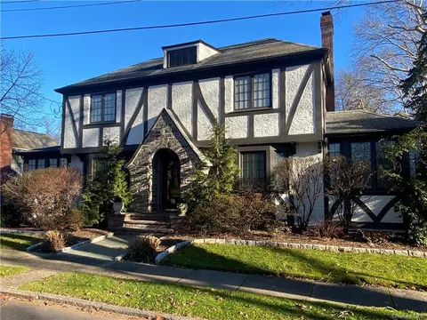 5 Fairway St, Mount Vernon, NY 10552