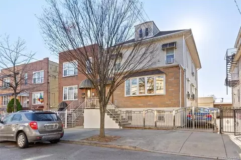 948 E 217th St, Bronx, NY 10469