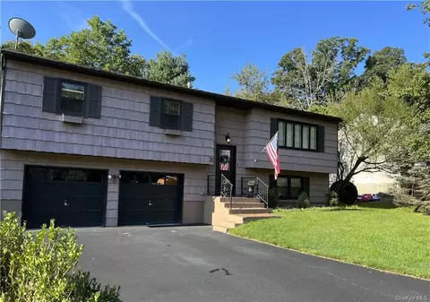 3 Miller Ln, Monroe, NY 10950