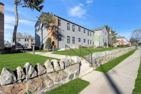 12 Tappan Landing Rd #52B, Greenburgh, NY 10591