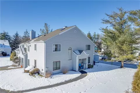 27 Leisure Way #27, Yorktown, NY 10547
