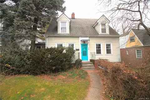 35 Lindbergh Pl, Poughkeepsie, NY 12603