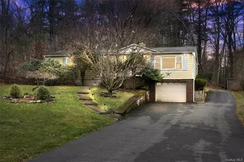 862 Bloomingburg Rd, Wallkill, NY 12721