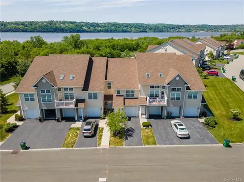 2706 Huron Ct #2706, Wappingers Falls, NY 12590