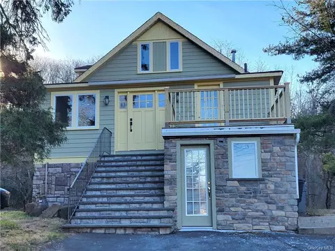 561 Mountainview Ave, Clarkstown, NY 10989