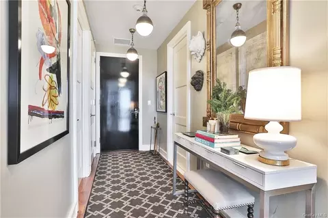 5 Renaissance Sq #PH33A, White Plains, NY 10601