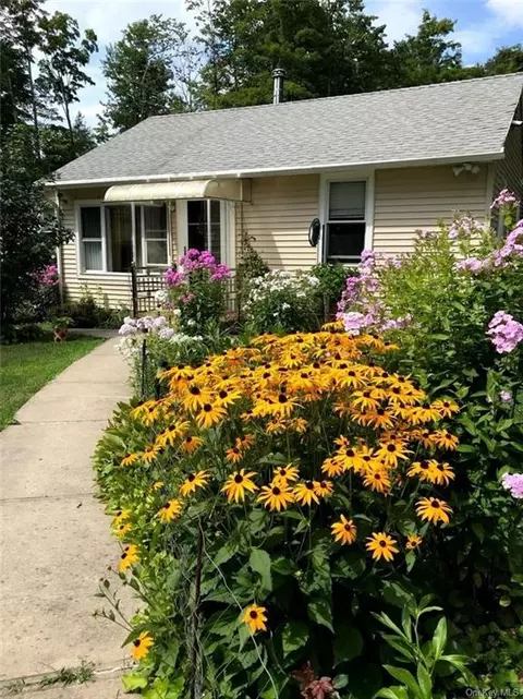 468 Cypert Rd, Woodbourne, NY 12788