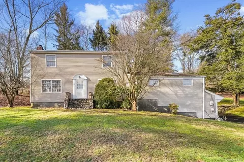 25 Courtmel Rd, New Castle, NY 10549