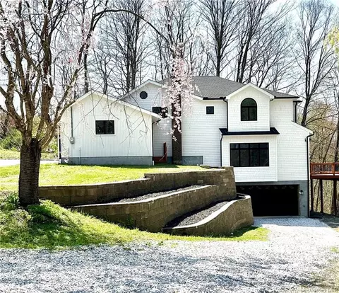 83 Hurds Corners Rd, Pawling, NY 12564