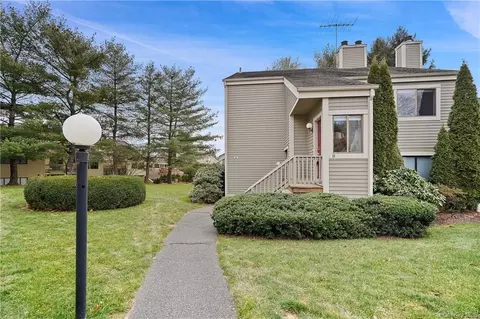 39 Bittersweet Ln, Lewisboro, NY 10590