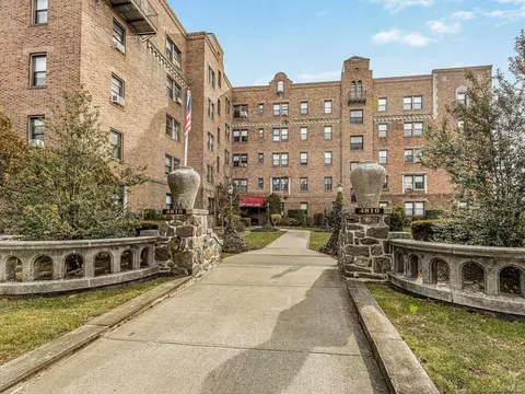 4810 Boston Post Rd #4F, Pelham, NY 10803