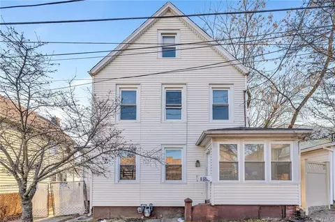 12 Irving Pl, Staten Island, NY 10304