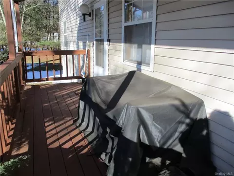 12 Summit Pl, Thompson, NY 12701