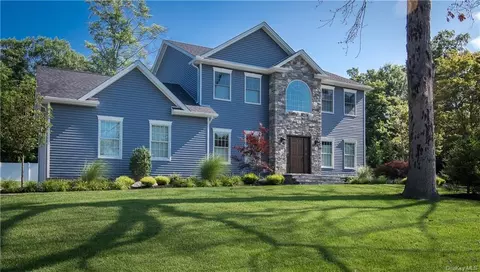 26 Pvt Del Regno Ct, Orangetown, NY 10913