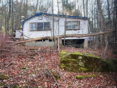 34 E Cherry Trl, Bethel, NY 12720