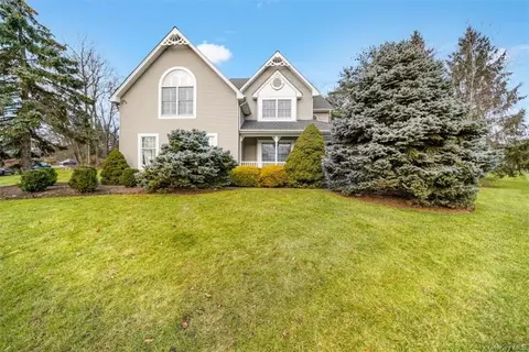 9 Lenni Lenape Ct, Stony Point, NY 10980