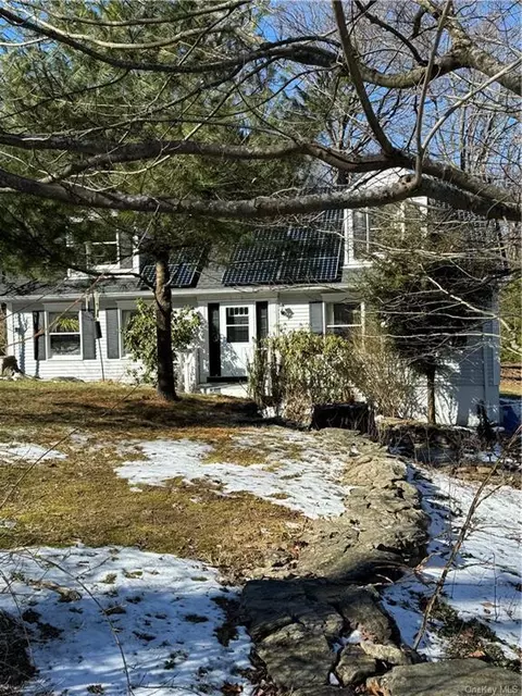76 Lakeview Dr, Dover, NY 12564