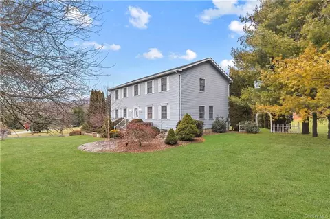11 White Farm Rd, Dover, NY 12594