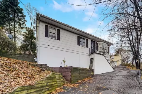 35 Park Rd, Stony Point, NY 10980