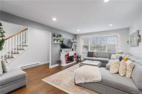 617 Woodland Hills Rd, Greenburgh, NY 10603