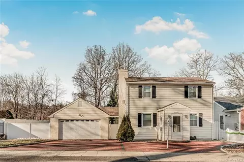 19 Curtis Ln, Yonkers, NY 10710