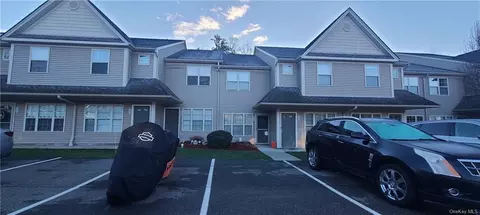 555 Gregory Ct, Lloyd, NY 12528