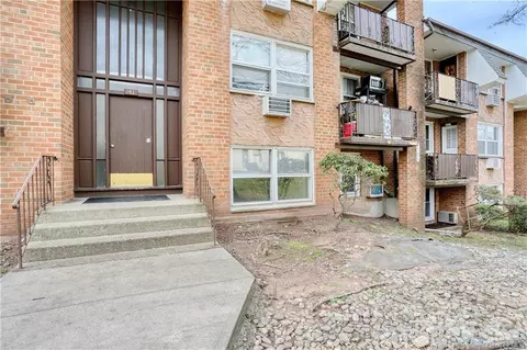 141 Kearsing Pkwy #A, Ramapo, NY 10952